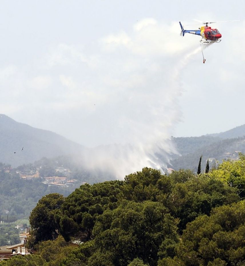 1435154405Bombarder descarregant - Foto Miquel Clavero 3.jpg